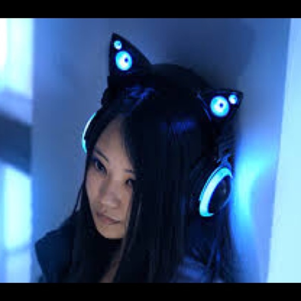 Brookstone Axent Wear Cat Ear Headphones in Blue